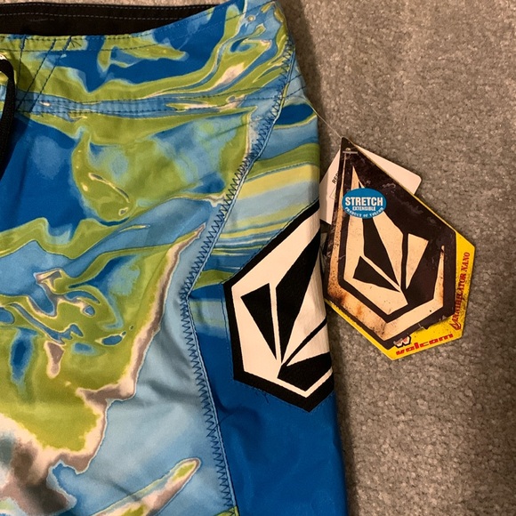 NWT Volcom Surf Swim Trunks Board Shorts Sz 30 - Picture 2 of 9